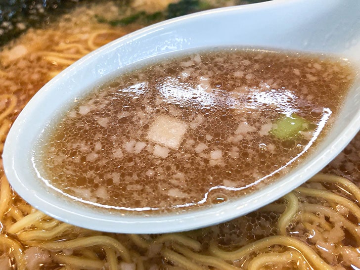 ラーメンショップ 椿 朝ラーメンの豚骨醤油スープ