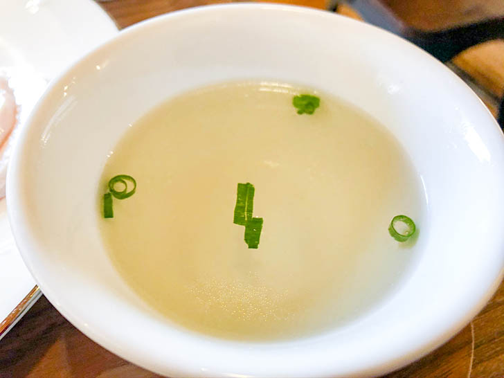 雷風 海南鶏飯(ライフーチキンライス) スープ