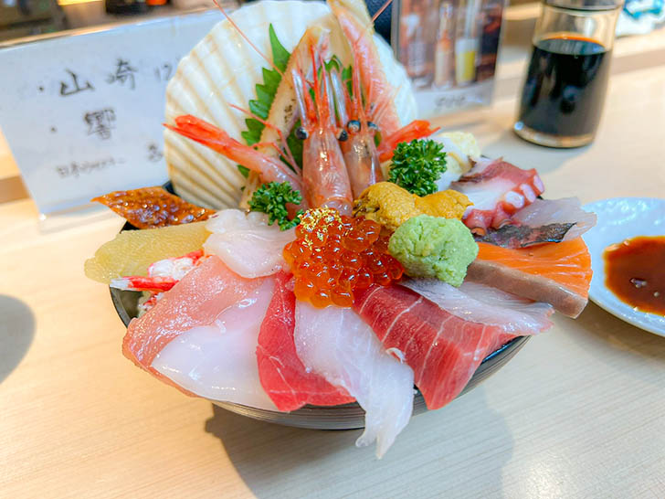山さん寿司 本店 海鮮丼2