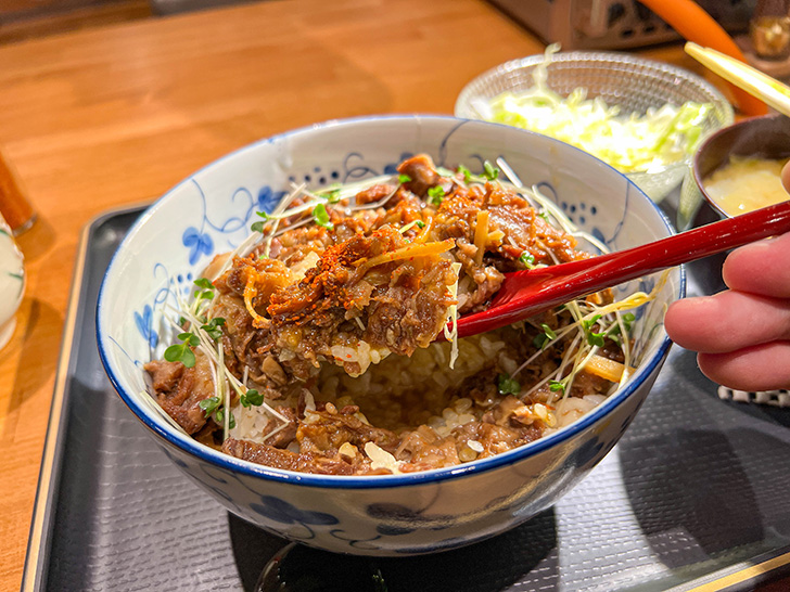 焼肉 喜緑 牛すじ丼