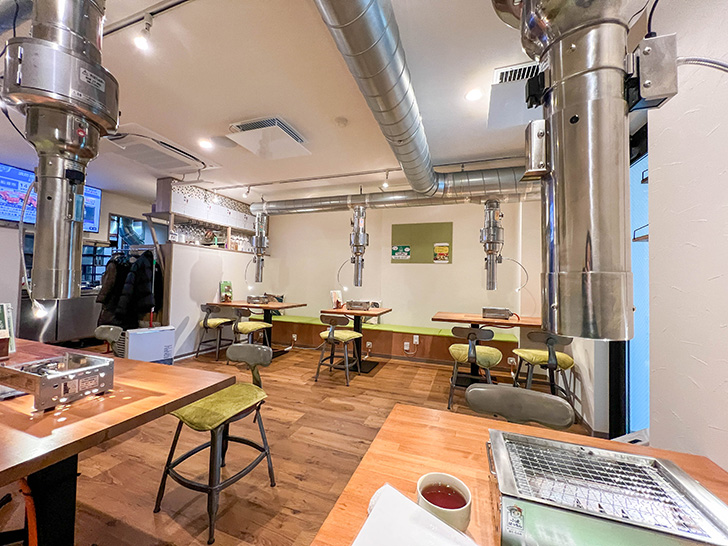 焼肉 喜緑 店内