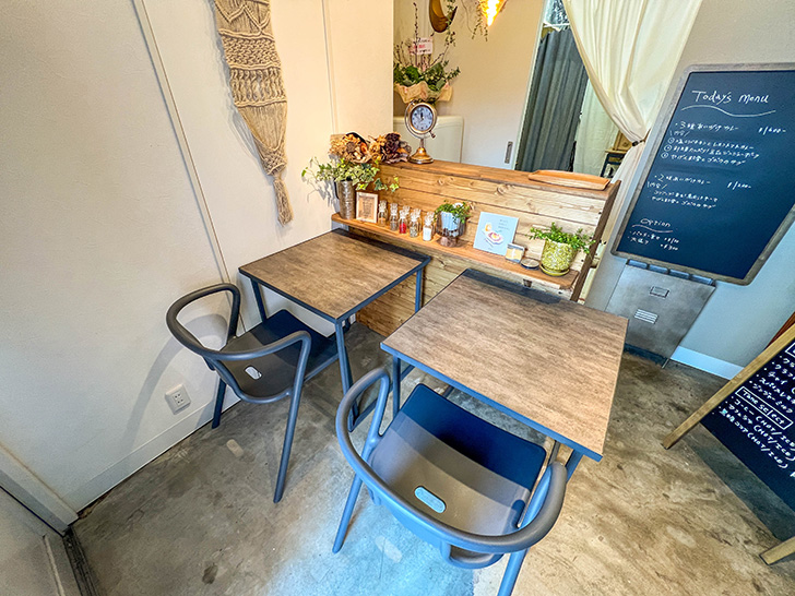 旅するスパイス TANE 店内